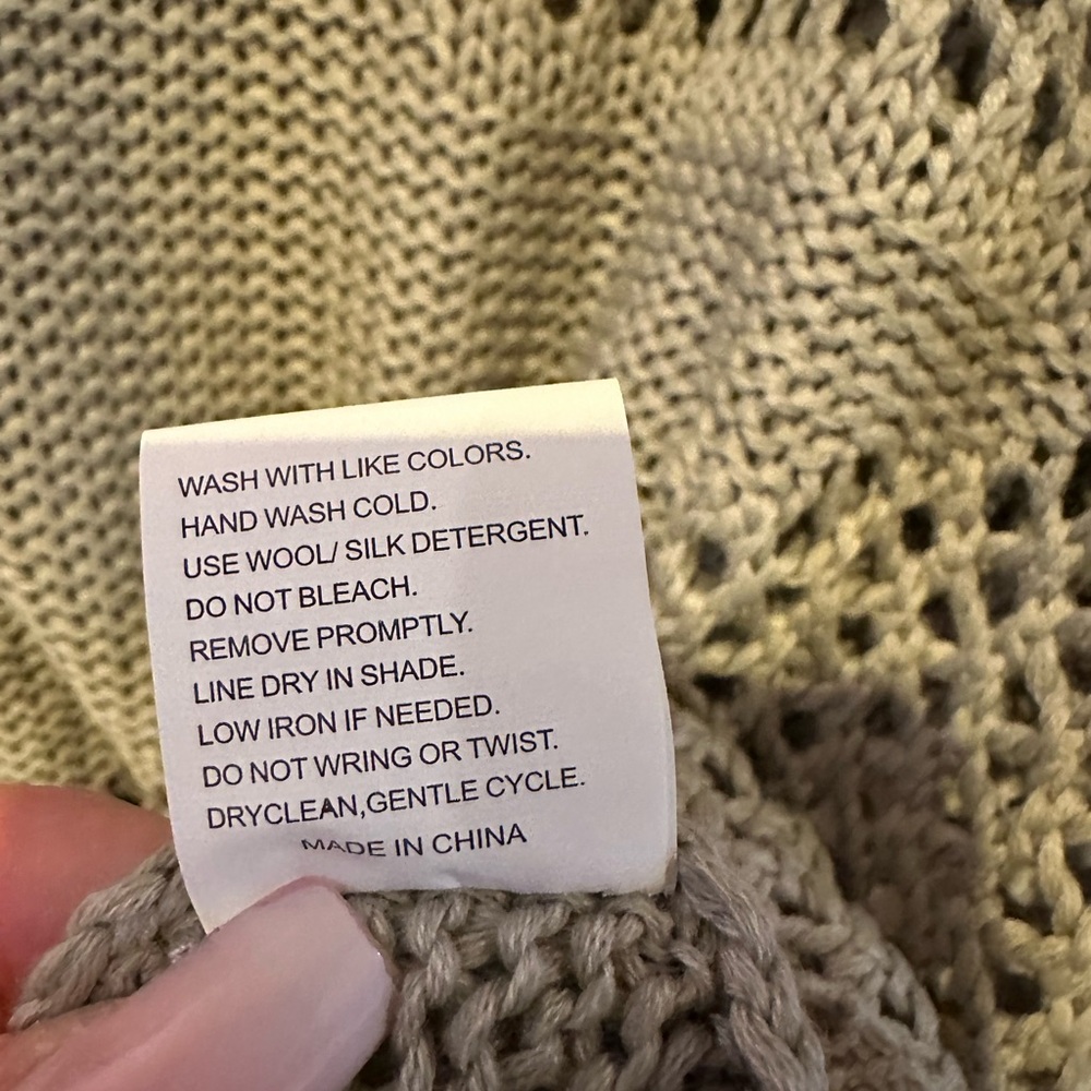 Sage Green Star Crochet Women's Sweater NWOT - Picture 4 of 5